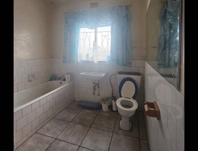 2 BEDROOM HOUSE FOR SALE IN RENSBURG